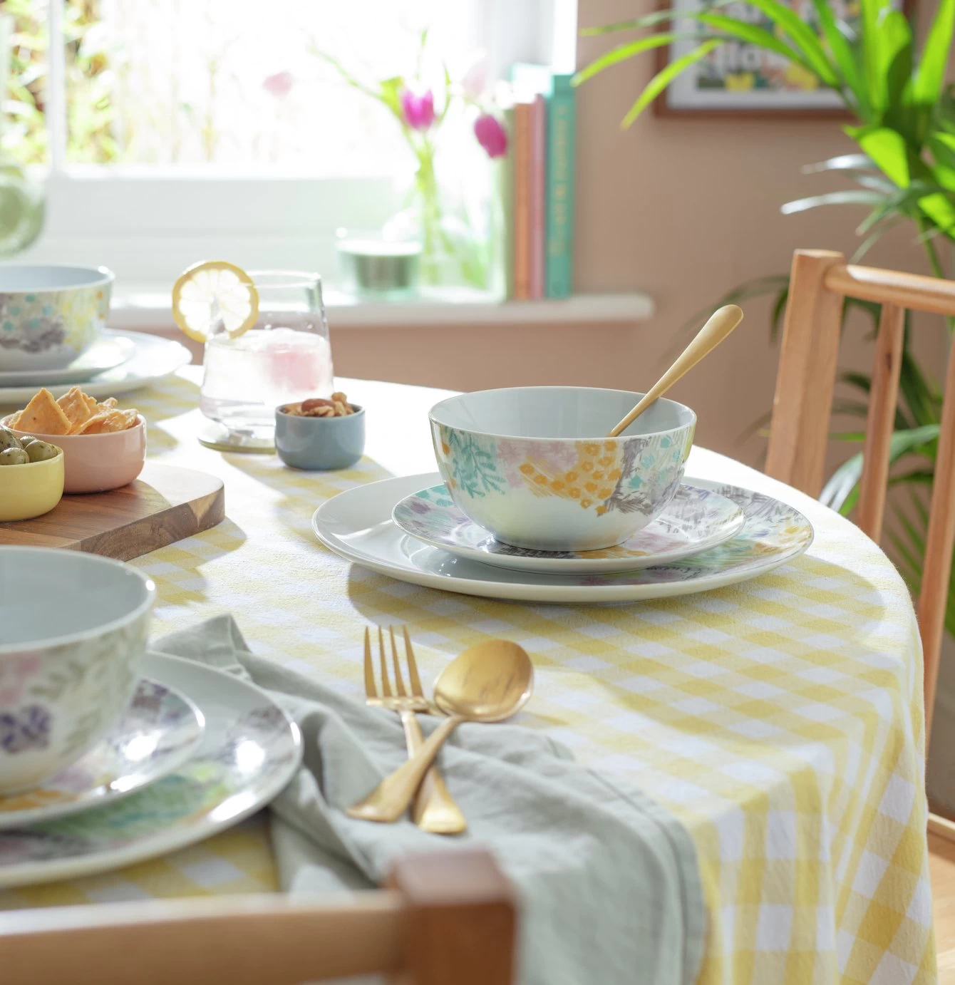 Habitat Floral 12 Piece Porcelain Dinner Set 5 Habitat Floral 12 Piece Porcelain Dinner Set - Image 3