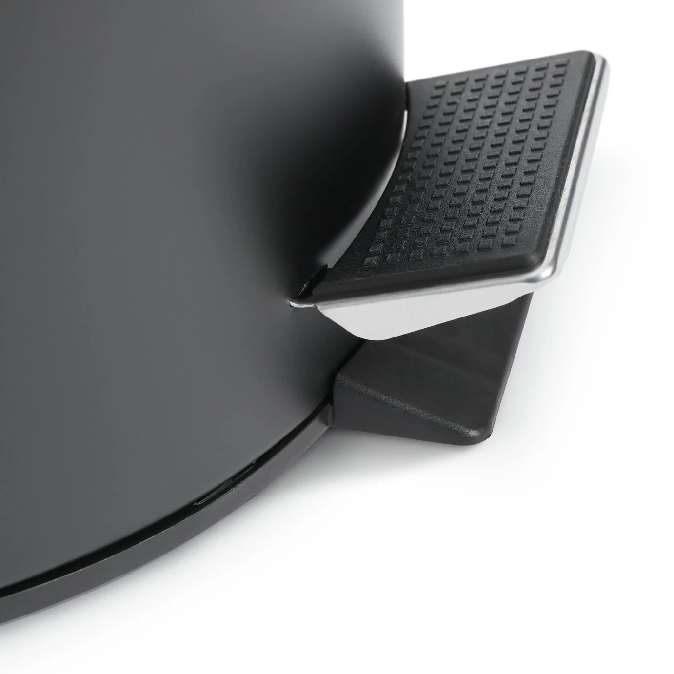 Habitat 12 Litre Flat Top Pedal Bin - Black 5 Habitat 12 Litre Flat Top Pedal Bin - Black - Image 3