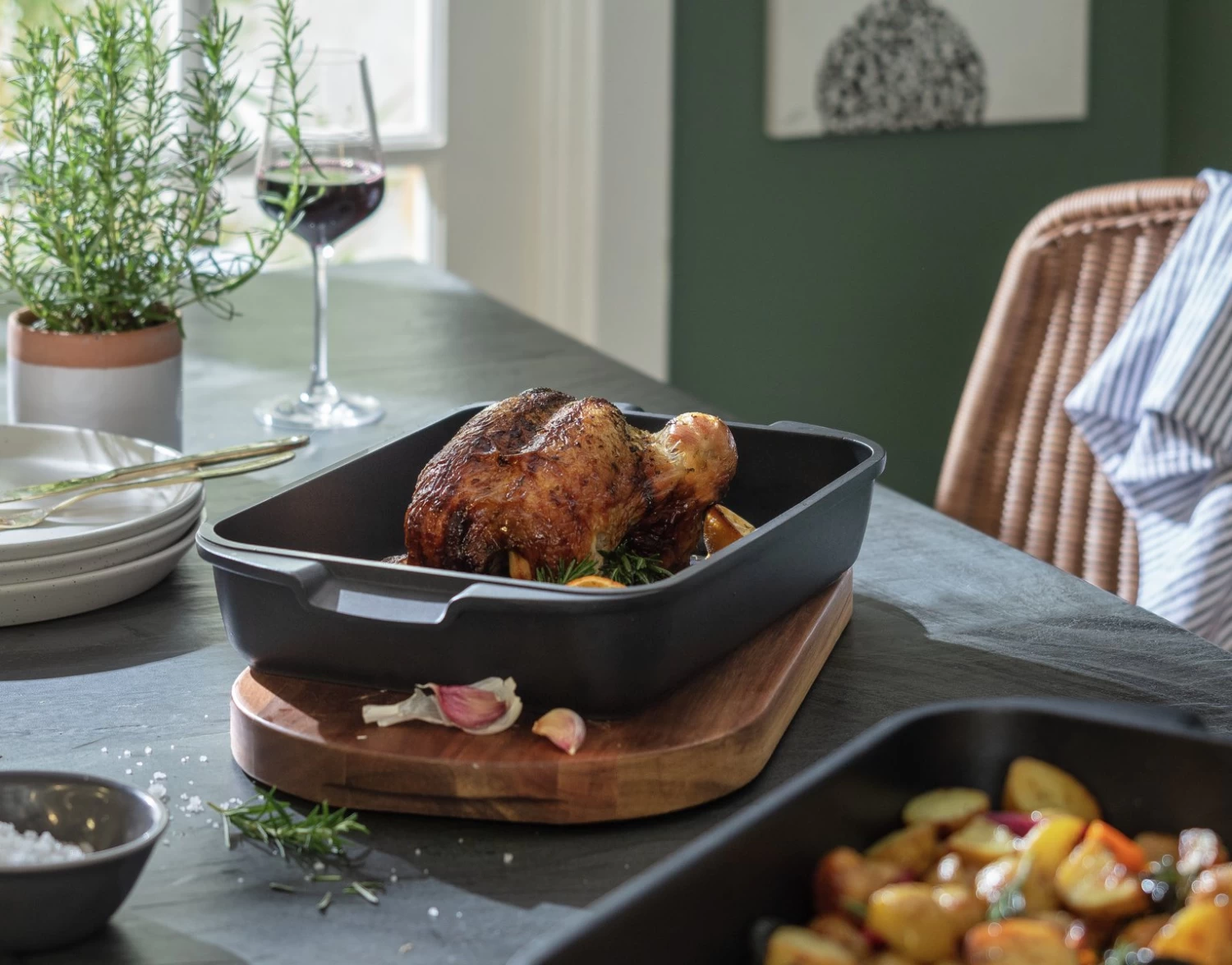 Habitat Non Stick Cast Aluminium Roasting Tin 4 Habitat Non Stick Cast Aluminium Roasting Tin - Image 2