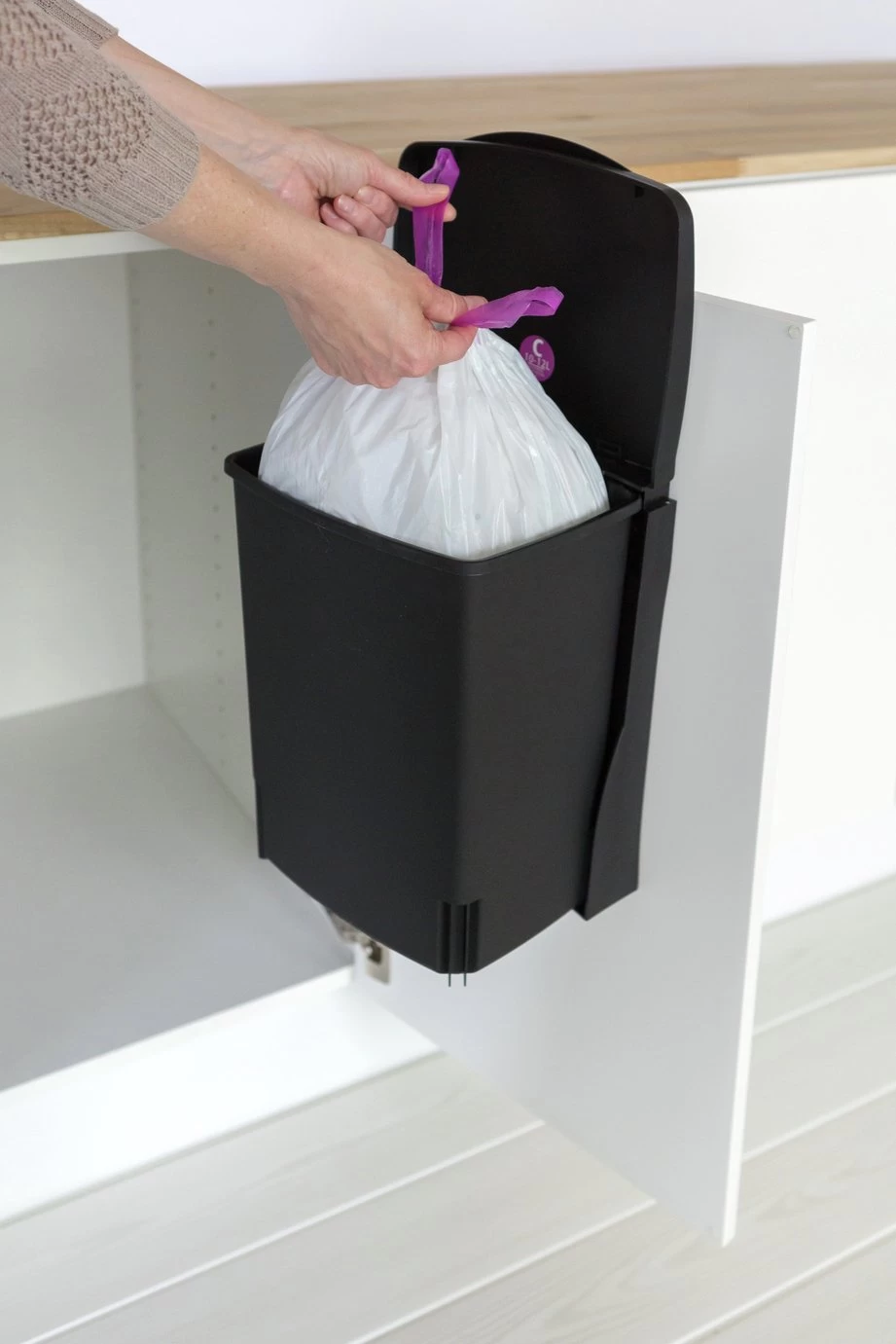 Brabantia 10 Litre Built-In Kitchen Cupboard Bin - Black 4 Brabantia 10 Litre Built-In Kitchen Cupboard Bin - Black - Image 2