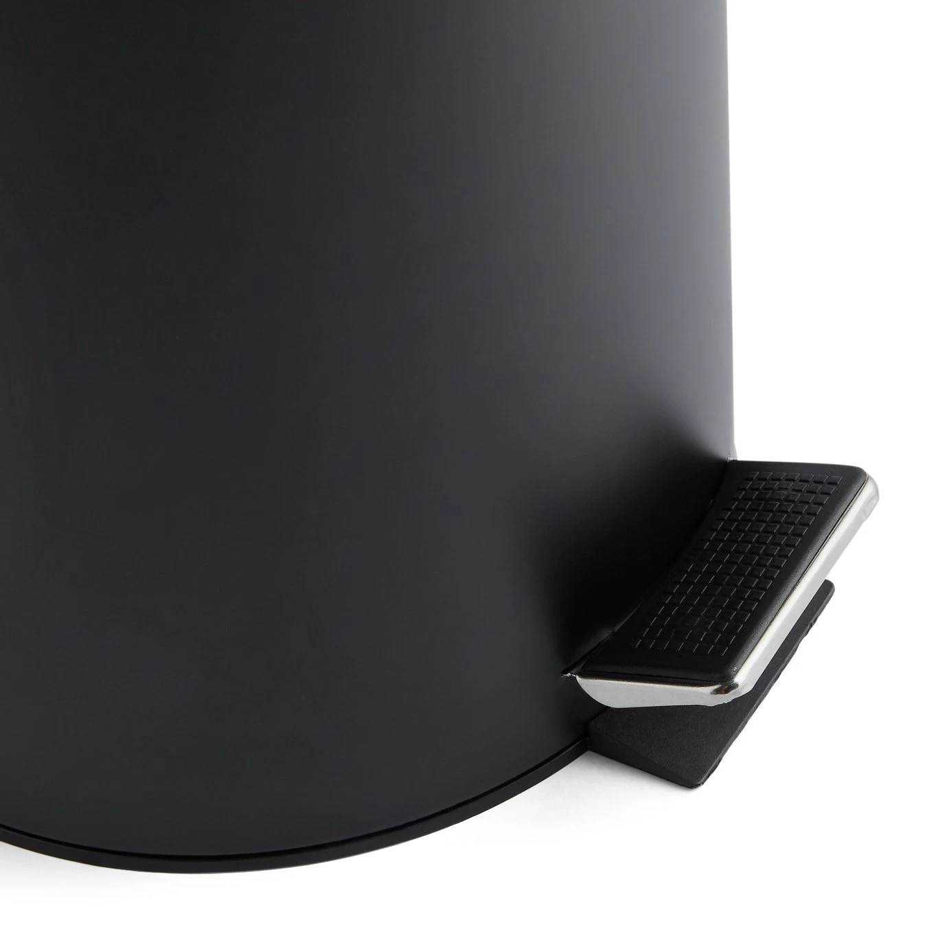 Habitat 12 Litre Domed Pedal Bin - Black 6 Habitat 12 Litre Domed Pedal Bin - Black - Image 4