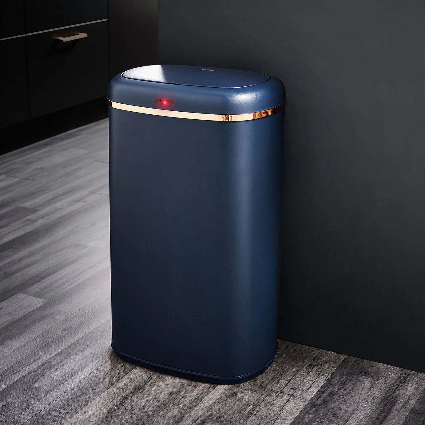 Tower 58 Liter Cavaletto Sensor Bin - Blue 7 Tower 58 Liter Cavaletto Sensor Bin - Blue - Image 5
