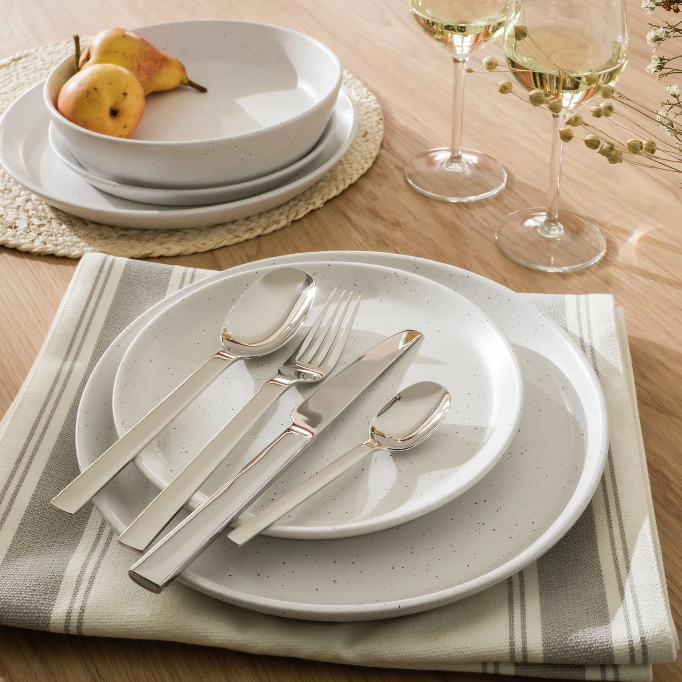 Habitat Addison 16 Piece Stainless Steel Cutlery Set Mirror 4 Habitat Addison 16 Piece Stainless Steel Cutlery Set Mirror - Image 2