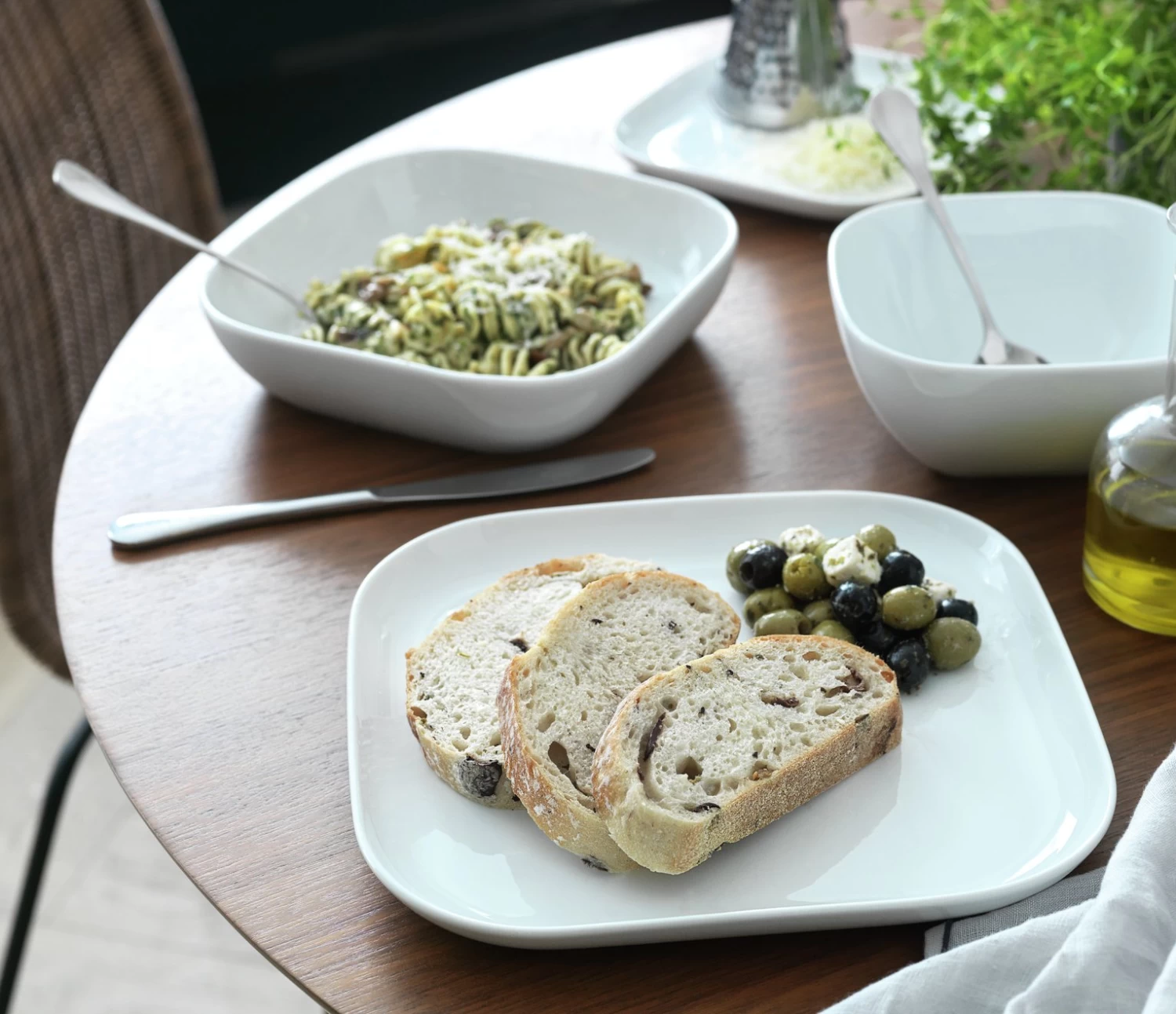 Habitat Riko Square 12 Piece Dinner Set - White 4 Habitat Riko Square 12 Piece Dinner Set - White - Image 2