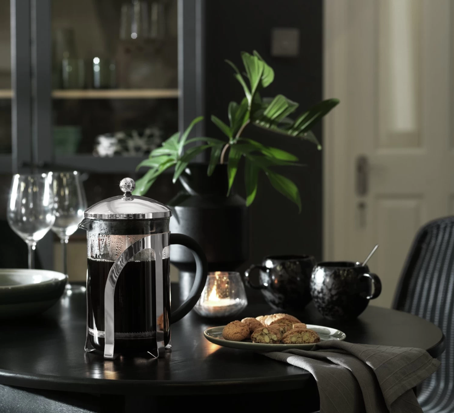 Habitat 12 Cup Cafetieres - Chrome 4 Habitat 12 Cup Cafetieres - Chrome - Image 2