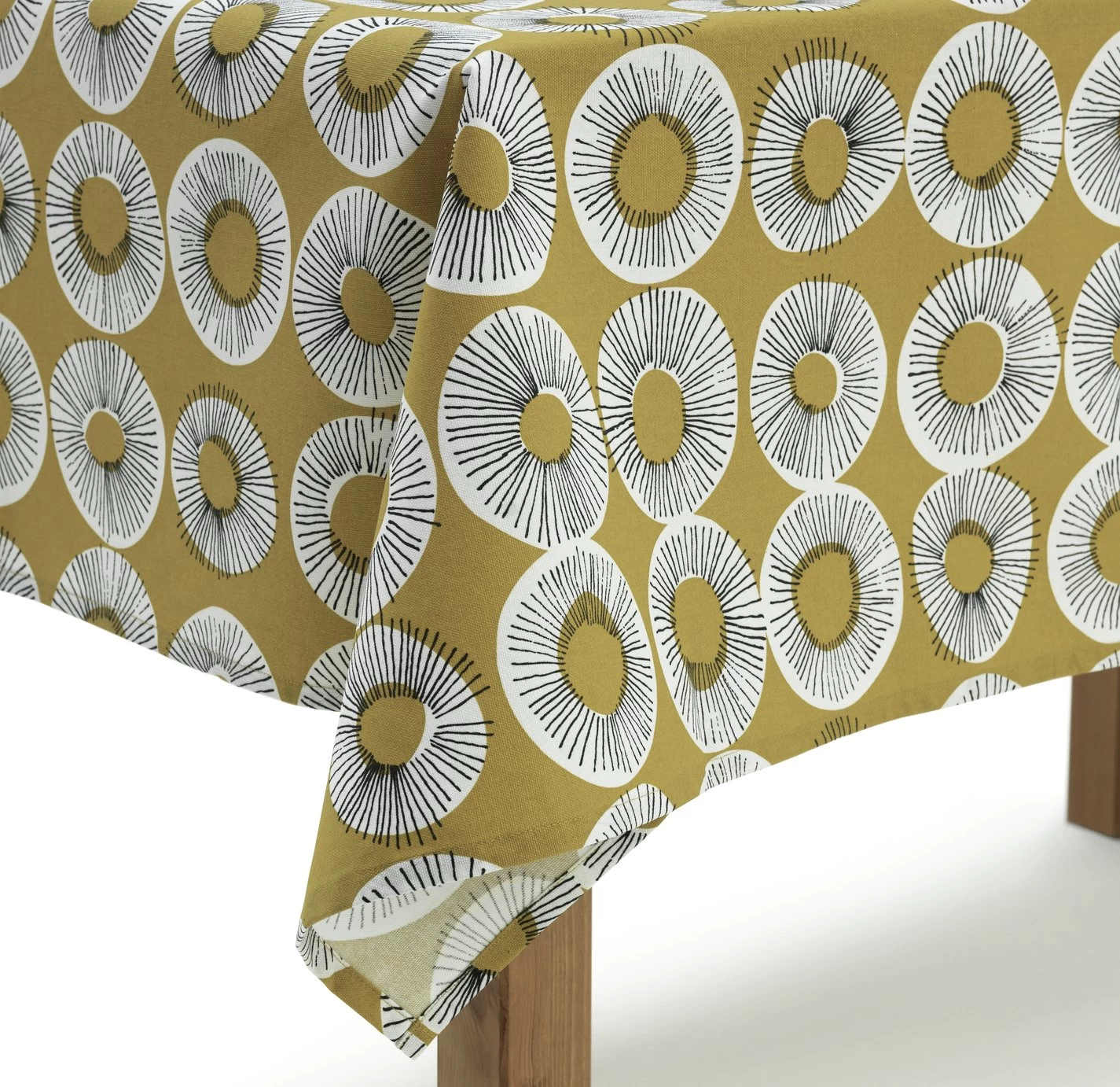 Habitat Evelyn Wipe Clean Tablecloth - Multicoloured 3 Habitat Evelyn Wipe Clean Tablecloth - Multicoloured