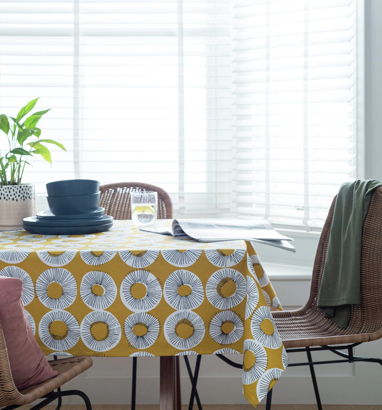 Habitat Evelyn Wipe Clean Tablecloth - Multicoloured 4 Habitat Evelyn Wipe Clean Tablecloth - Multicoloured - Image 2