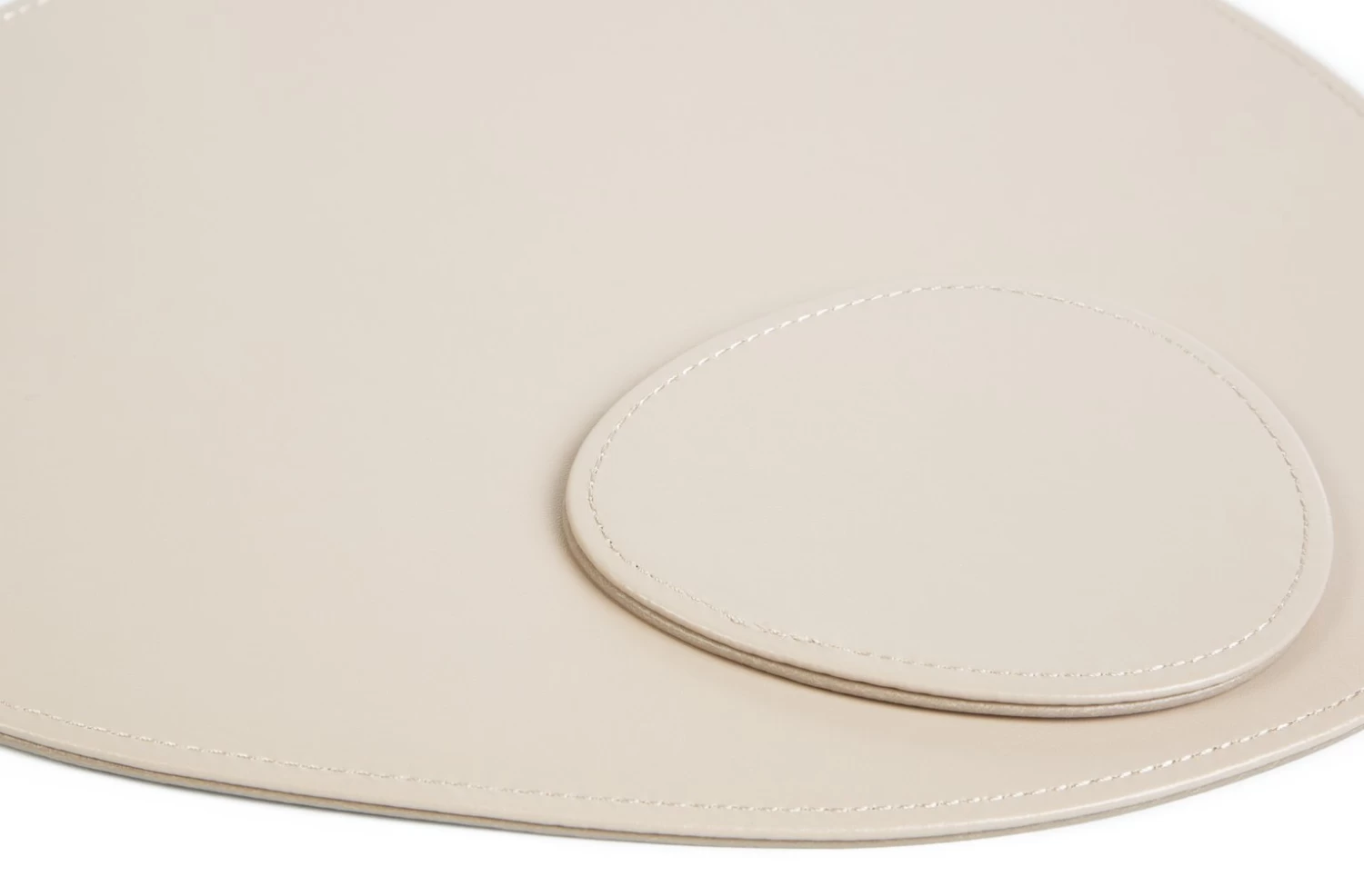 Habitat Set Of 4 Faux Leather Pebble Placemats And Coasters 6 Habitat Set Of 4 Faux Leather Pebble Placemats And Coasters - Image 4